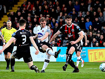 Dundalk back on top with drama...
